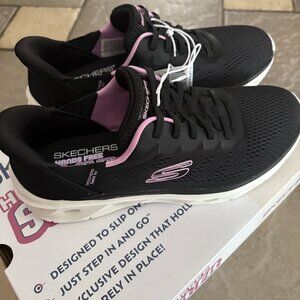 NEW SKECHERS HANDS FREE SWIFT FIT SHOES WOMENS